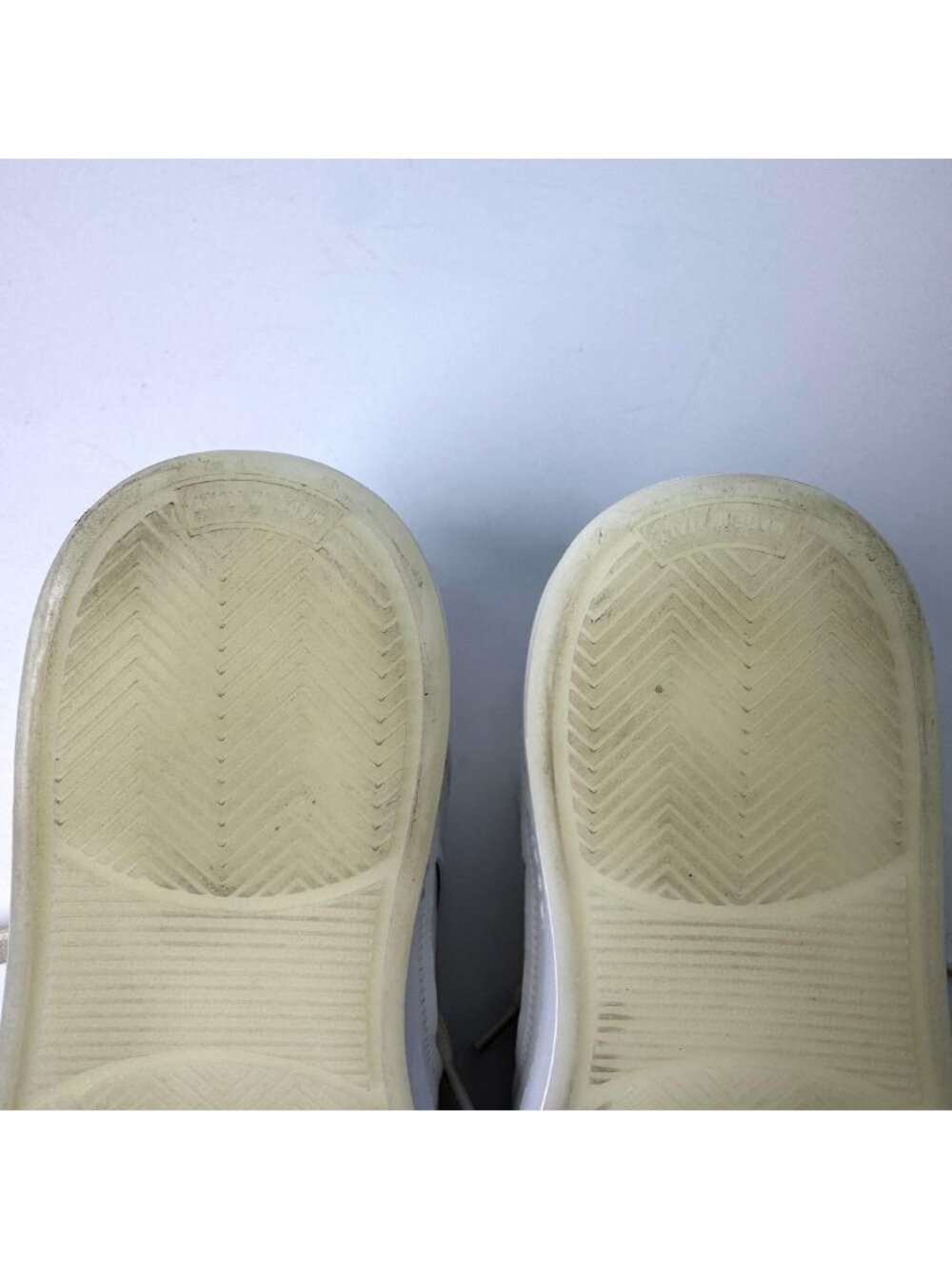 Chanel CC Logo Leather Sneakers - Picture 12 of 13